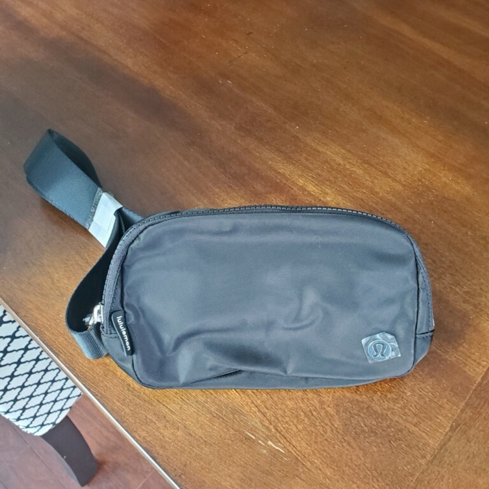 LuLulemon everyday belt bag